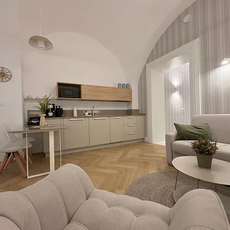 Upperstreet Appartamento Košice